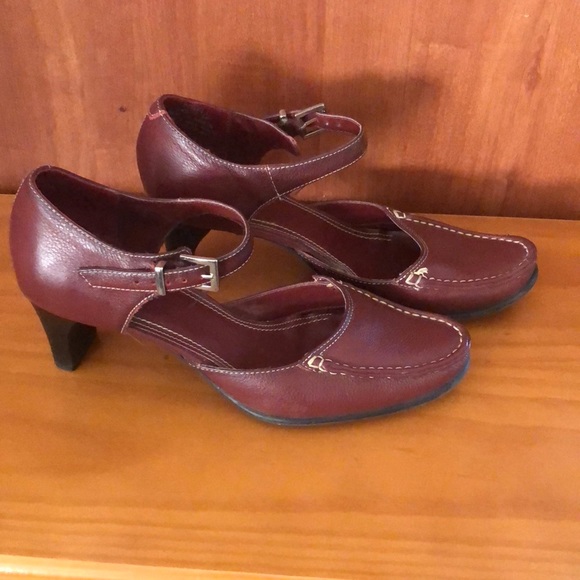 Hush Puppies deep red Mary Jane heels - Picture 4 of 6